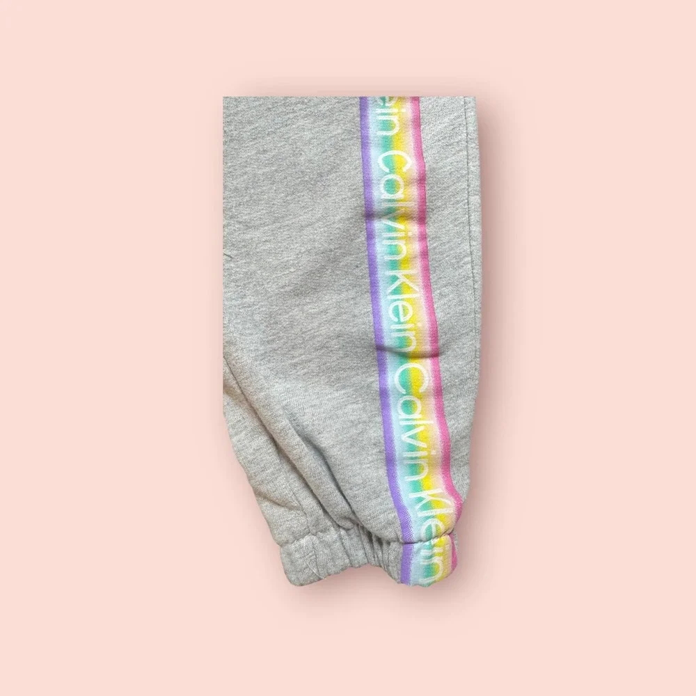 Calvin Klein Jeans Girls' Gray Jogger Sweatpants Rainbow Logo Side,‎ Size 3T